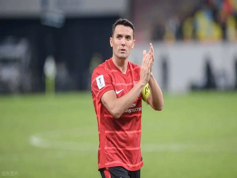 顶薪500万!解说:比周定洋预期少很多,但愿给他开500万的队很多