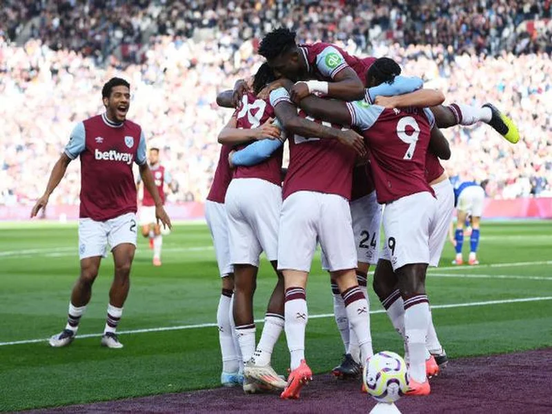 希勒评英超第23轮最佳阵:马奎尔、格伊、埃斯特旺、姆伯莫在列